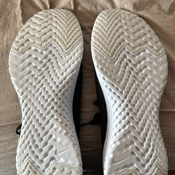 Nike Epic React Sneaker 11.5 - Picture 2 of 5